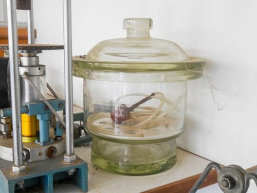 Vacuum Desiccator