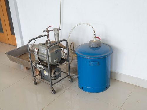 Vacuum De-Airing Apparatus