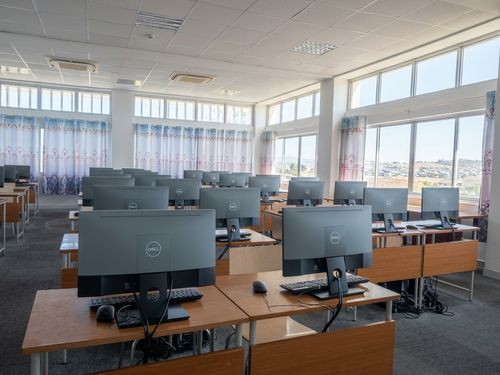 Komputadór Desktop ka PC